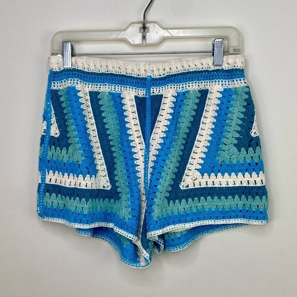 Rebellion Blue Cream Crochet Knit Shorts size L - Picture 10 of 10